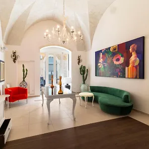 Palazzo Cavour , Lecce Italia